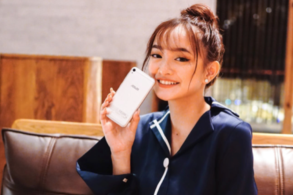 Dàn sao nữ "Em chưa 18" trước và sau thành công của phim - 10
Kaity Bùi là gương mặt đại diện cho Zenfone
