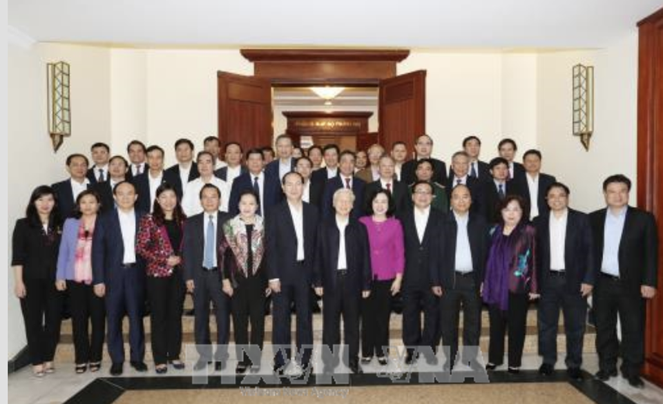 Bộ Chính trị làm việc với Thường vụ Thành ủy Hà Nội: Để Hà Nội trở thành thành phố rồng bay... - 1 Bộ Chính trị làm việc với Thường vụ Thành ủy Hà Nội: Để Hà Nội trở thành thành phố rồng bay... - 1