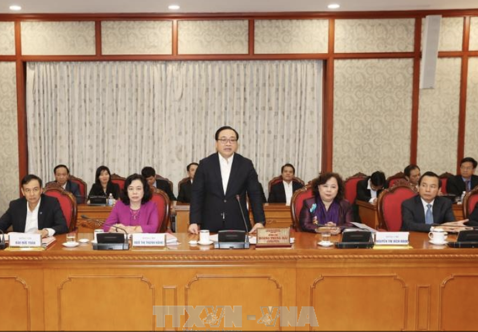 Bộ Chính trị làm việc với Thường vụ Thành ủy Hà Nội: Để Hà Nội trở thành thành phố rồng bay... - 2 Bộ Chính trị làm việc với Thường vụ Thành ủy Hà Nội: Để Hà Nội trở thành thành phố rồng bay... - 2