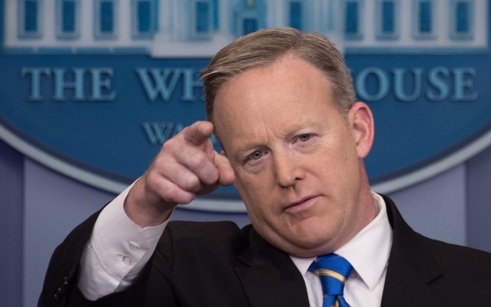 Mỹ lên tiếng việc Triều Tiên bắt giữ công dân - 1
Phát ngôn viên Nhà Trắng Sean Spicer. (Ảnh: AFP)