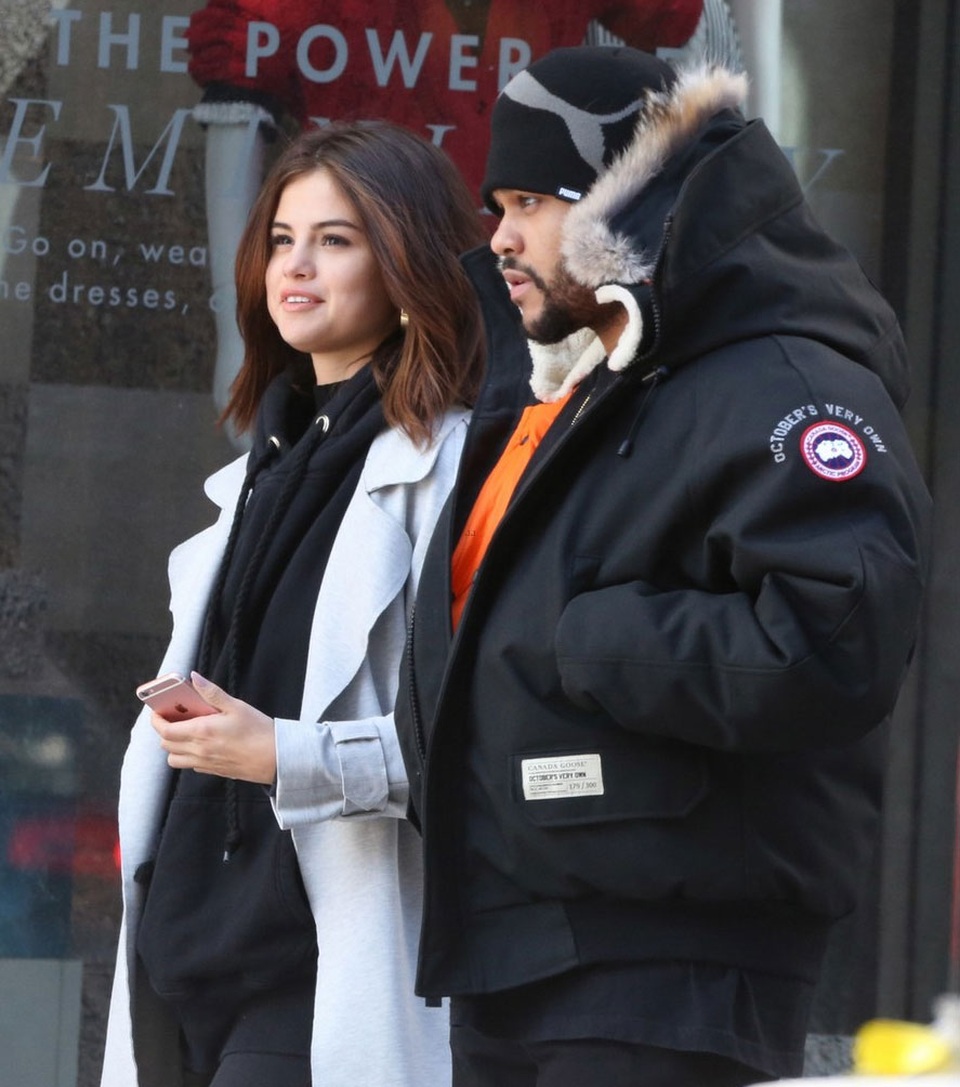 Selena Gomez rạng ngời hạnh phúc bên tình mới The Weeknd - 7 Selena Gomez rạng ngời hạnh phúc bên tình mới The Weeknd - 7