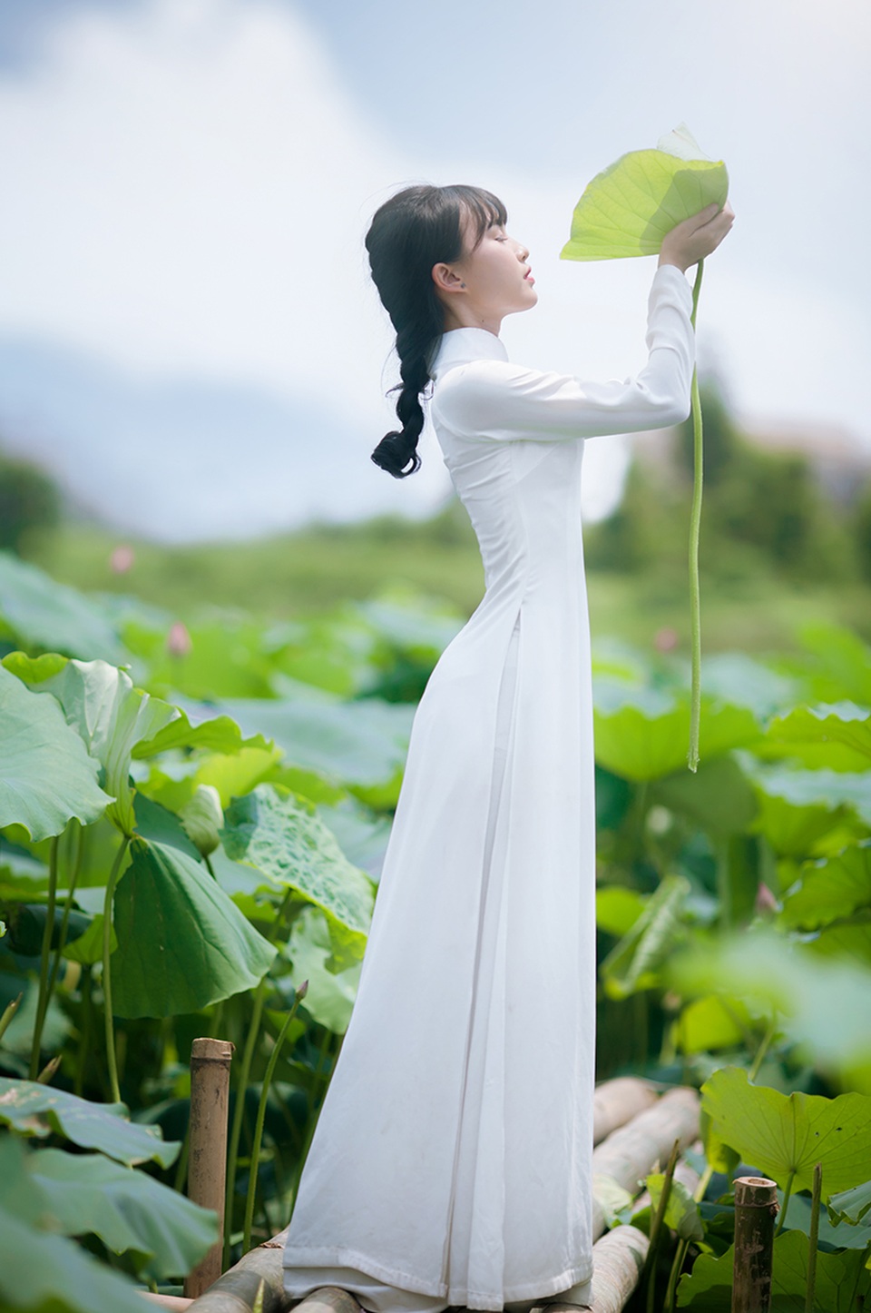 Nữ sinh Bưu chính viễn thông thích đọc sách, yêu hoa sen - 2
Thương sinh ra ở Nghệ An - mảnh đất giàu truyền thống học tập.