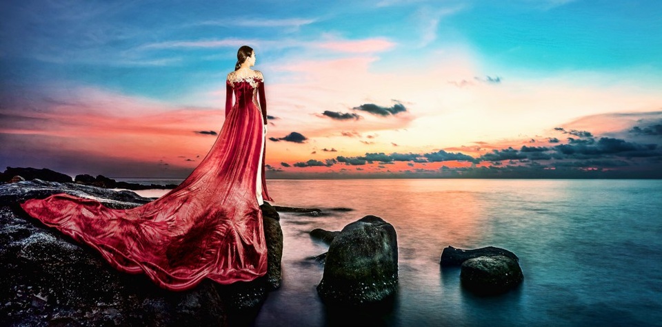 Bãi Kem - Sàn catwalk mới cho bộ sưu tập áo dài dát vàng - 3 Bãi Kem - Sàn catwalk mới cho bộ sưu tập áo dài dát vàng - 3