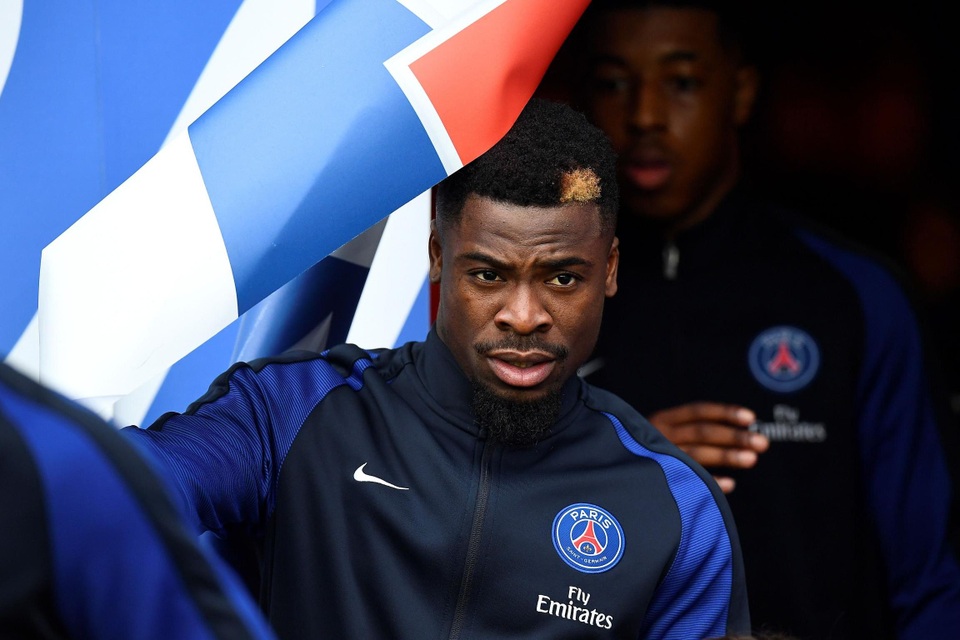 Trong ngày cuối thị trường chuyển nhượng, Tottenham đã có sự bổ sung chất lượng mang tên Serge Aurier. Cầu thủ này chuyển tới Spurs với mức phí 23 triệu bảng. Đây là mục tiêu để thay thế Kyle Walker, người chuyển sang Man City.