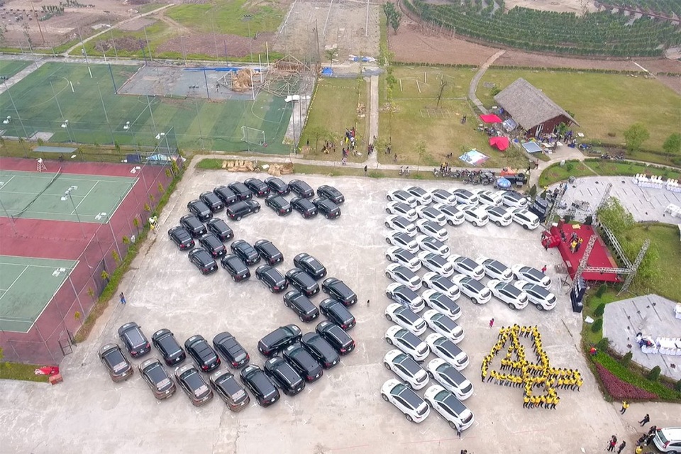 Hơn 120 chiếc SantaFe diễu hành kỷ niệm sinh nhật CLB - 1 Hơn 120 chiếc SantaFe diễu hành kỷ niệm sinh nhật CLB - 1