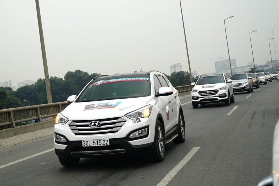 Hơn 120 chiếc SantaFe diễu hành kỷ niệm sinh nhật CLB - 7 Hơn 120 chiếc SantaFe diễu hành kỷ niệm sinh nhật CLB - 7