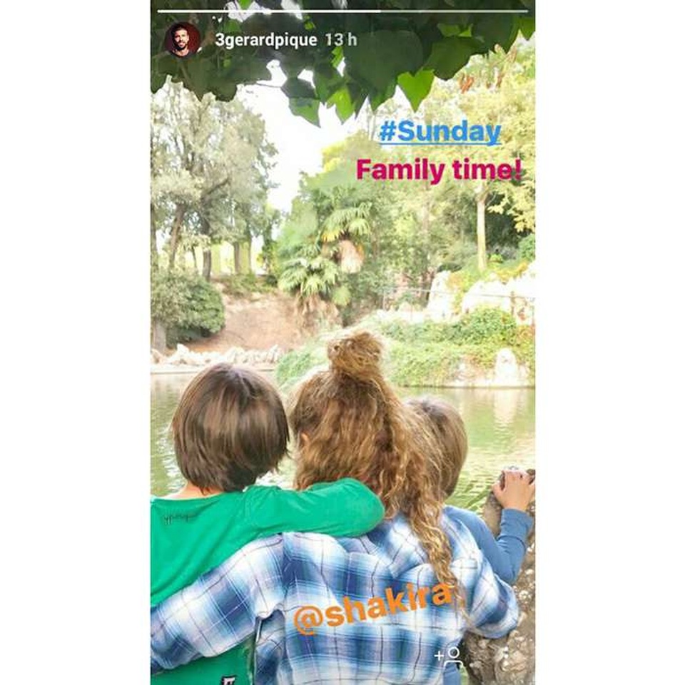 Shakira và “phi công trẻ” giữ lửa yêu như thế nào? - 2 
Gerard Piqué khoe ảnh Shakira và hai con lên trang cá nhân và khẳng định, đây chính là gia đình của anh.