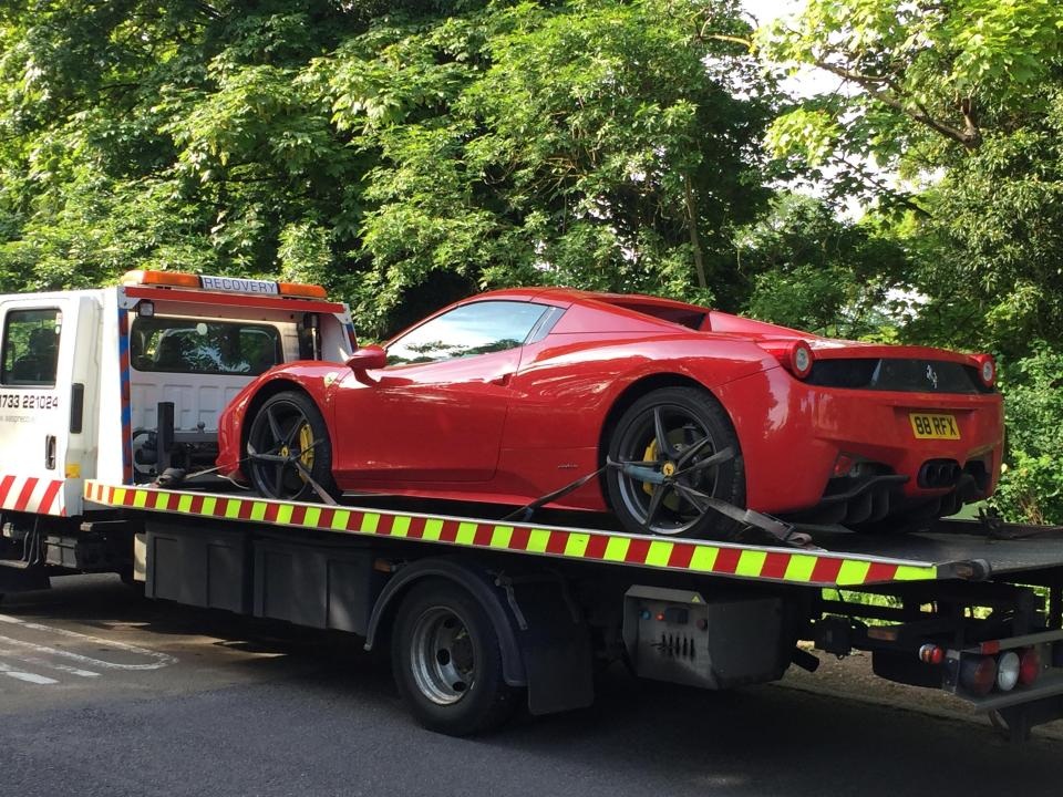 Siêu xe Ferrari sập ổ gà, thành phố bồi thường chủ xe hơn 12.000 USD - 3 Siêu xe Ferrari sập ổ gà, thành phố bồi thường chủ xe hơn 12.000 USD - 3