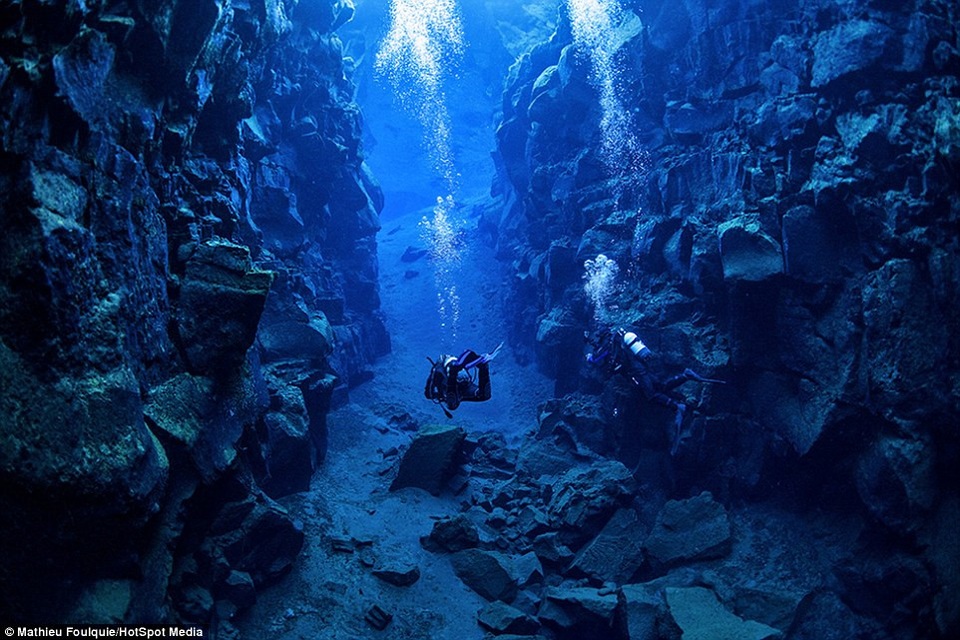 Đến nơi sạch nhất thế giới, du khách bơi giữa hai lục địa - 4 Nhiệt độ nước rất lạnh, thường duy trì ở ngưỡng -4 đến -2 độ C