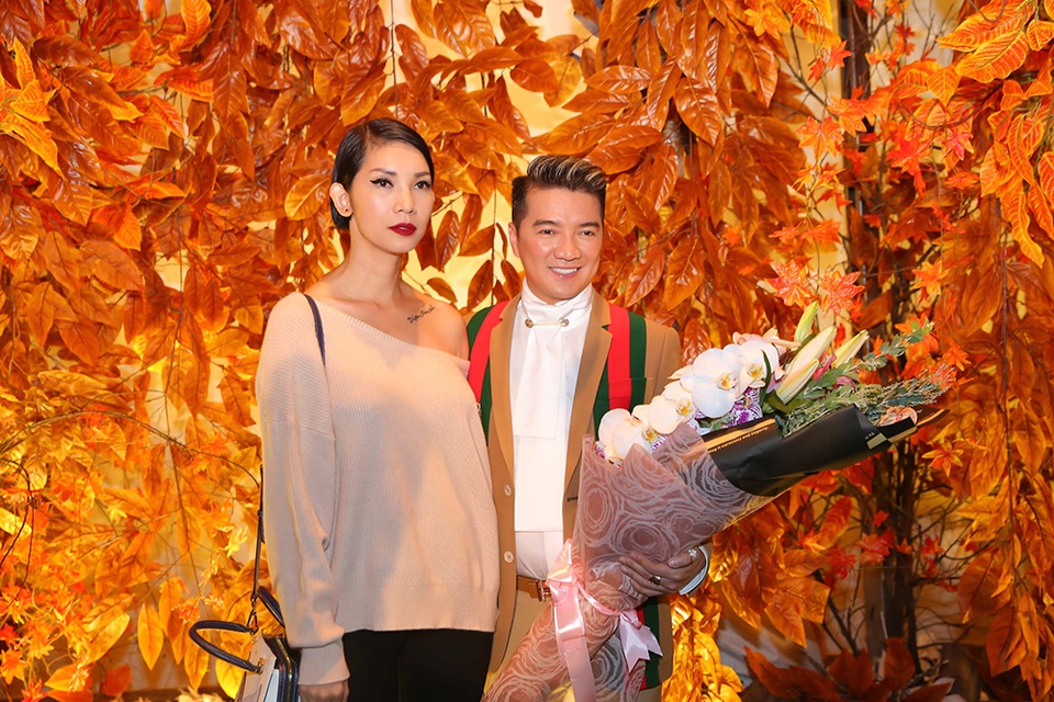 Người mẫu Xuân Lan chọn trang phục khá giản dị khi xuất hiện tại bữa tiệc hoành tráng của Đàm Vĩnh Hưng