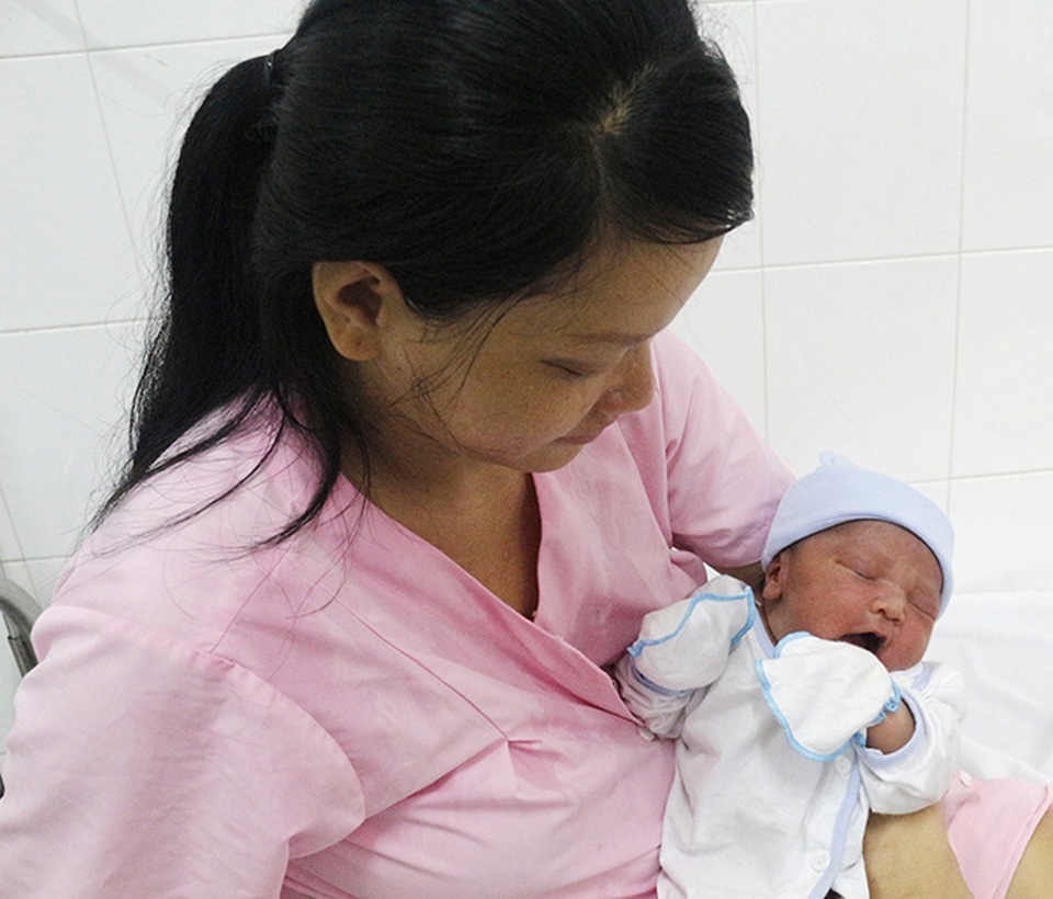 Đến cổng viện, sản phụ sinh con trên taxi - 1 Mẹ con sản phụ A. tại BV phụ sản Cần Thơ