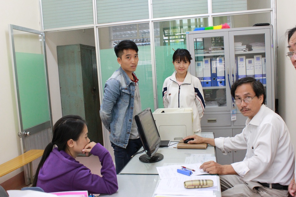 Tân sinh viên chật vật tìm phòng trọ - 3
Tân sinh viên chạy đua đăng ký phòng KTX tại các trường đại học, cao đẳng. (ảnh minh họa)