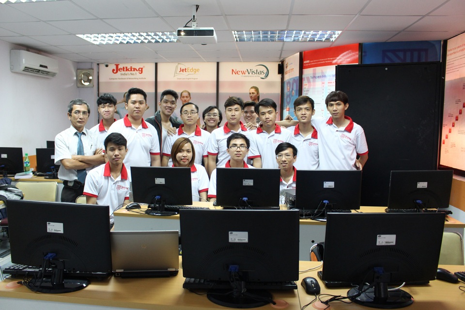 Toàn cảnh tư vấn “Quản trị & An ninh Mạng - ngành tạo nhiều việc làm cho giới trẻ” - 11 Lớp học luôn được trang bị đầy đủ thiết bị hiện đại phục vụ cho việc học và thực hành.