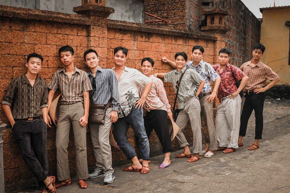 Thú vị bộ ảnh kỷ yếu phong cách thập niên 80 của sinh viên cảnh sát - 1 Thú vị bộ ảnh kỷ yếu phong cách thập niên 80 của sinh viên cảnh sát - 1