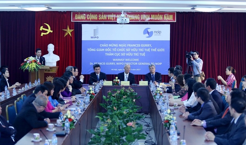 WIPO tăng cường hợp tác các vấn đề liên quan đến sở hữu trí tuệ - 1
Toàn cảnh buổi làm việc tại Cục SHTT của ông Francis Gurry
