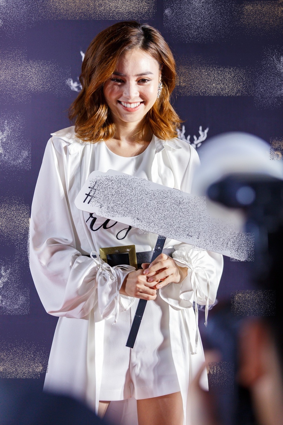 Nữ diễn viên Ninh Dương Lan Ngọc cũng xuất hiện. Những ngày qua, cô được chú ý sau phát ngôn không thích kết hôn.