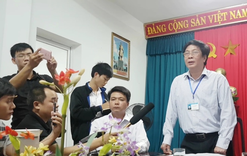 Chính thức rút quyết định xử phạt bác sĩ “nói xấu” Bộ trưởng Y tế - 2 Ông Lê Sỹ Minh, Giám đốc Sở Thông tin & Truyền thông tỉnh Thừa Thiên Huế cho biết không chịu áp lực từ cấp trên trong việc đã xử phạt BS Truyện