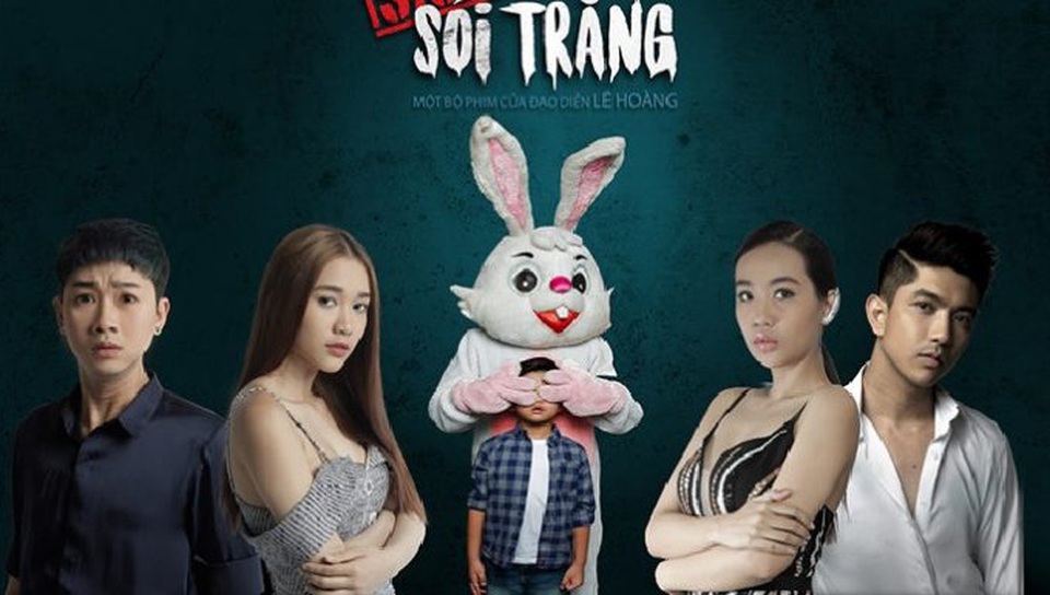 Điện ảnh Việt thụt lùi vì “bình hoa di động” vẫn còn nhan nhản? - 1 Các diễn viên trong phim S.O.S Sói trắng từng bị chê tả tơi vì lối diễn non tay nghề dù ngoại hình rất bắt mắt. Ảnh: TL.
