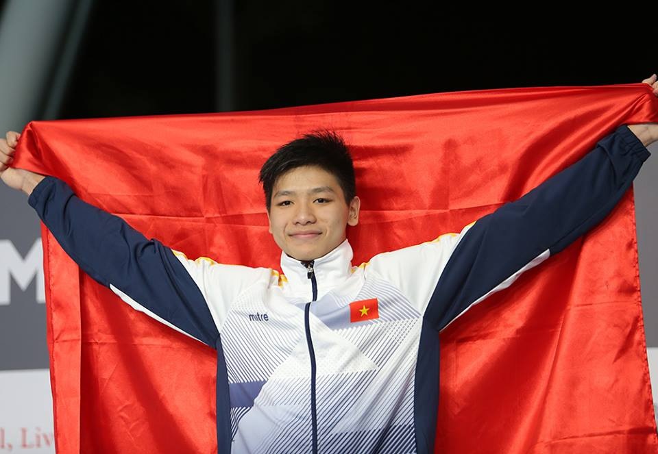 Nhật ký SEA Games 29 ngày 25/8: Kình ngư 15 tuổi Kim Sơn phá kỷ lục SEA Games - 5
Niềm tự hào khi được giơ cao lá quốc kỳ của kình ngư trẻ, , ảnh: Q.H