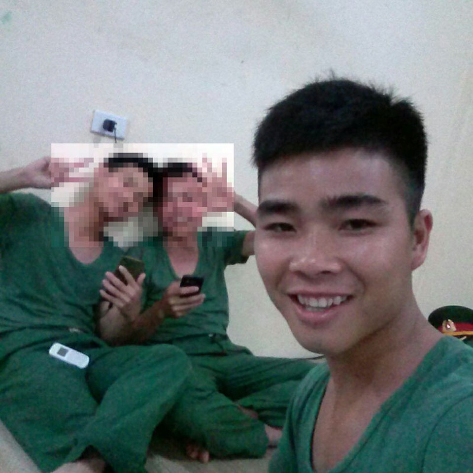 Nam sinh trường lục quân gặp nạn thương tâm khi giúp cha mẹ chống bão - 2 Sơn Ca cùng bạn vui đùa tại Đại học Sỹ quan lục quân I