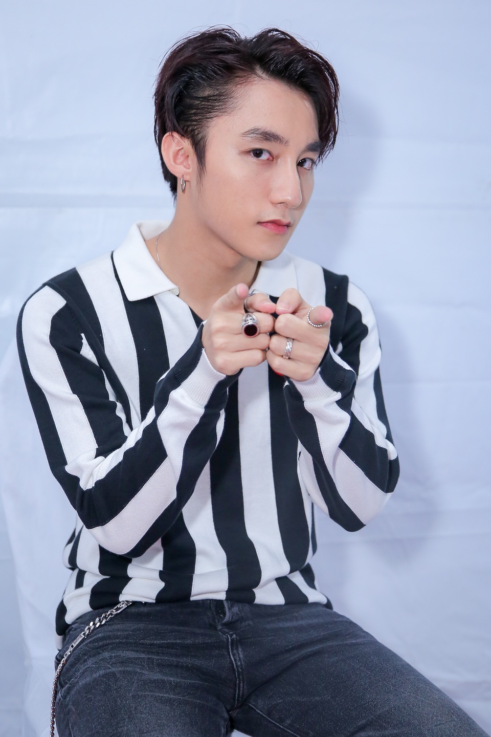 Dù có mặt trong hai đêm diễn liên tiếp, Sơn Tùng M-TP vẫn giữ cho mình nguồn năng lượng dồi dào nhất thể hiện qua các siêu hit: “Chúng Ta Không Thuộc Về Nhau, Lạc Trôi và Em Của Ngày Hôm Qua.