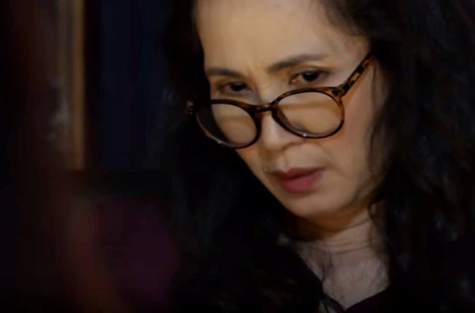 Dân mạng “sốt xình xịch” khi “Người phán xử xử Mẹ chồng” - 3 Bà Phương trình bày với ông trùm Phan Quân: “Người ta bảo tôi là mẹ chồng ghê gớm nhất Vịnh Bắc Bộ”.