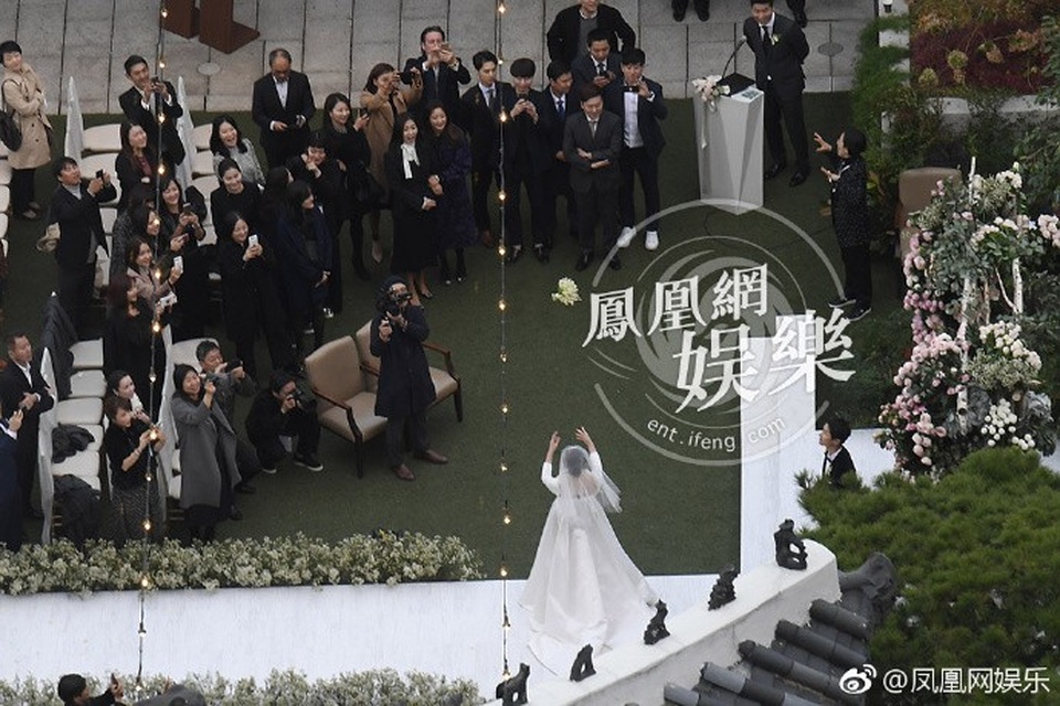 Song Joong Ki và Song Hye Kyo tung ảnh cưới đẹp như mơ sau đám cưới thế kỷ - 11 Song Joong Ki và Song Hye Kyo tung ảnh cưới đẹp như mơ sau đám cưới thế kỷ - 11