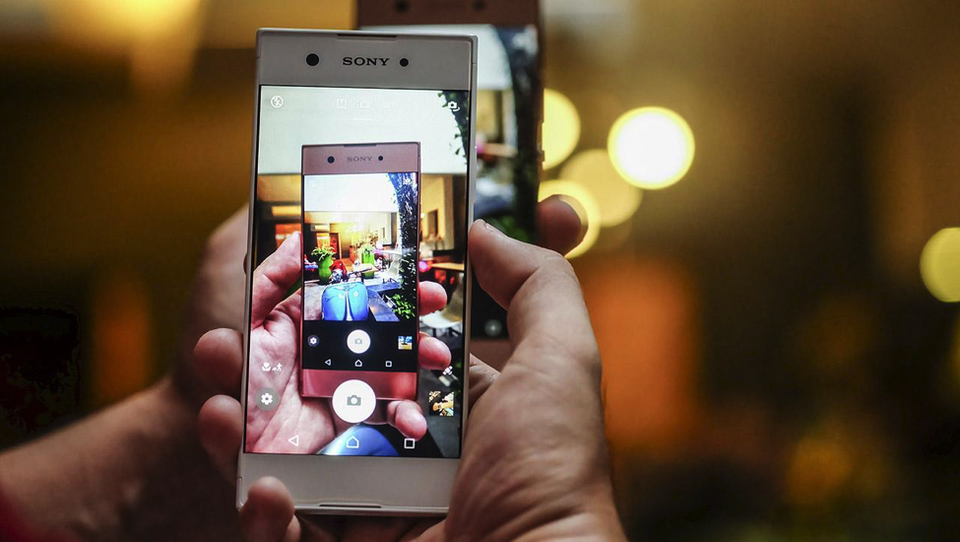 Trên tay Sony Xperia XA1: Trải nghiệm “cao cấp” với giá tầm trung - 1
Camera sau 23MP cho hình ảnh sắc nét và video sống động