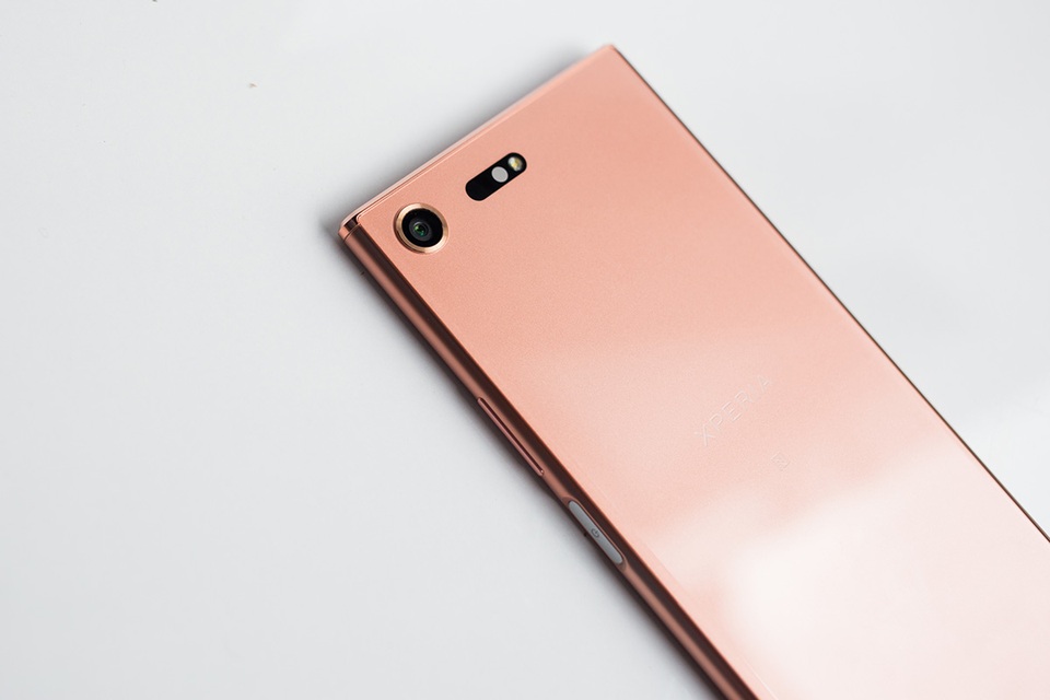 Xperia XZ Premium màn hình 4K HDR có giá 18,5 triệu đồng tại Việt Nam - 6 Máy tích hợp camera chính 19 MP, hỗ trợ quay video siêu chậm Super Slow Motion 960 khung hình/giây