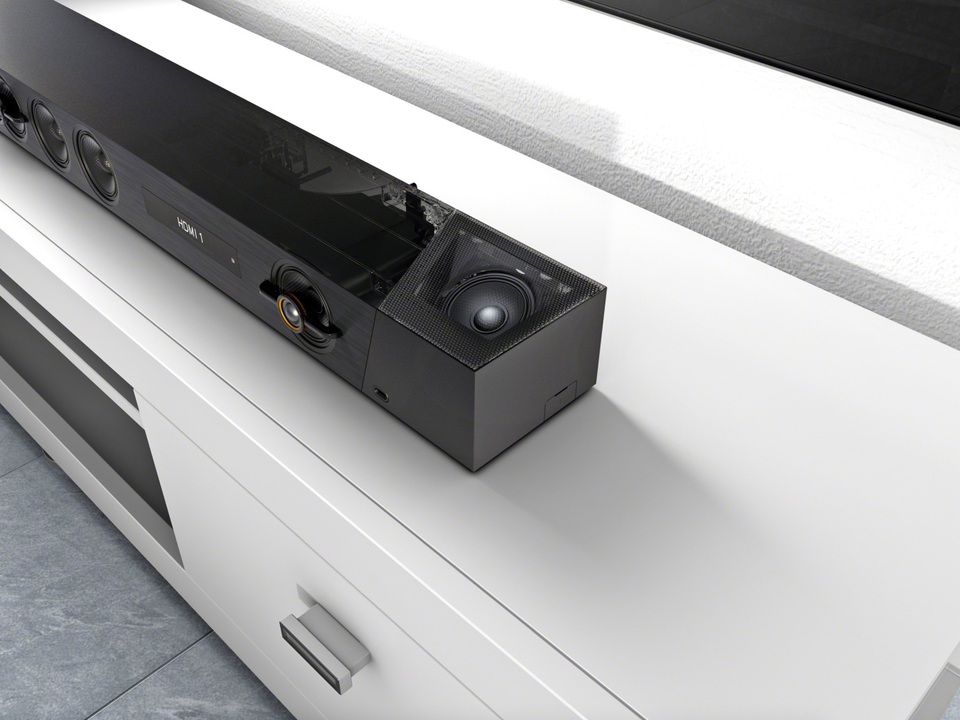 Trải nghiệm âm thanh chuẩn rạp chiếu phim của Soundbar Sony HT-ST5000 tại AV Show 2017 - 5
Soundbar của Sony được cấu tạo bởi 12 loa đồng trục chất lượng cao, thiết lập thành hệ thống 7.1.2 kênh