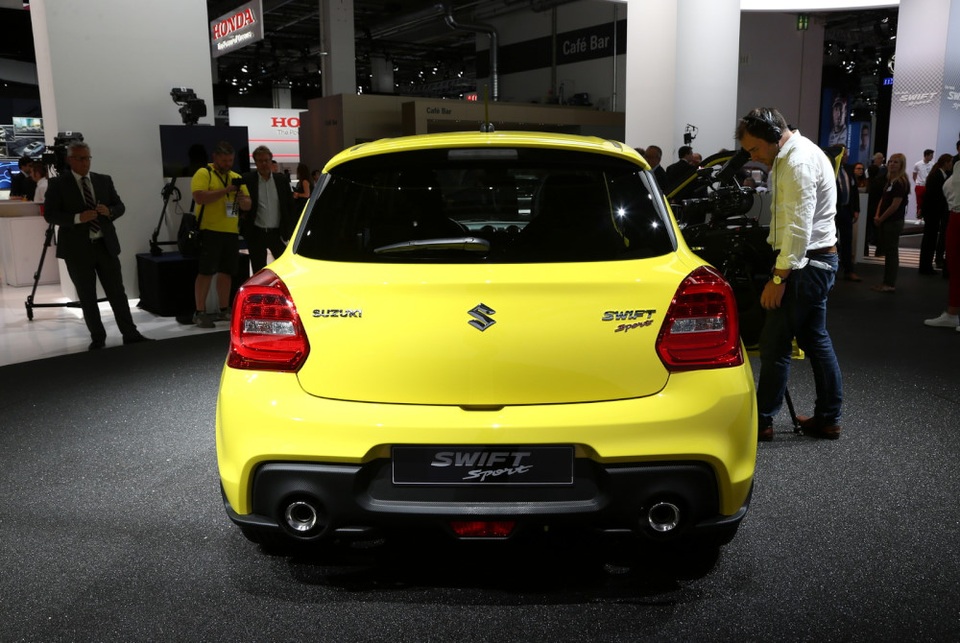 Suzuki Swift Sport thế hệ mới trình làng - 2 Suzuki Swift Sport thế hệ mới trình làng - 2