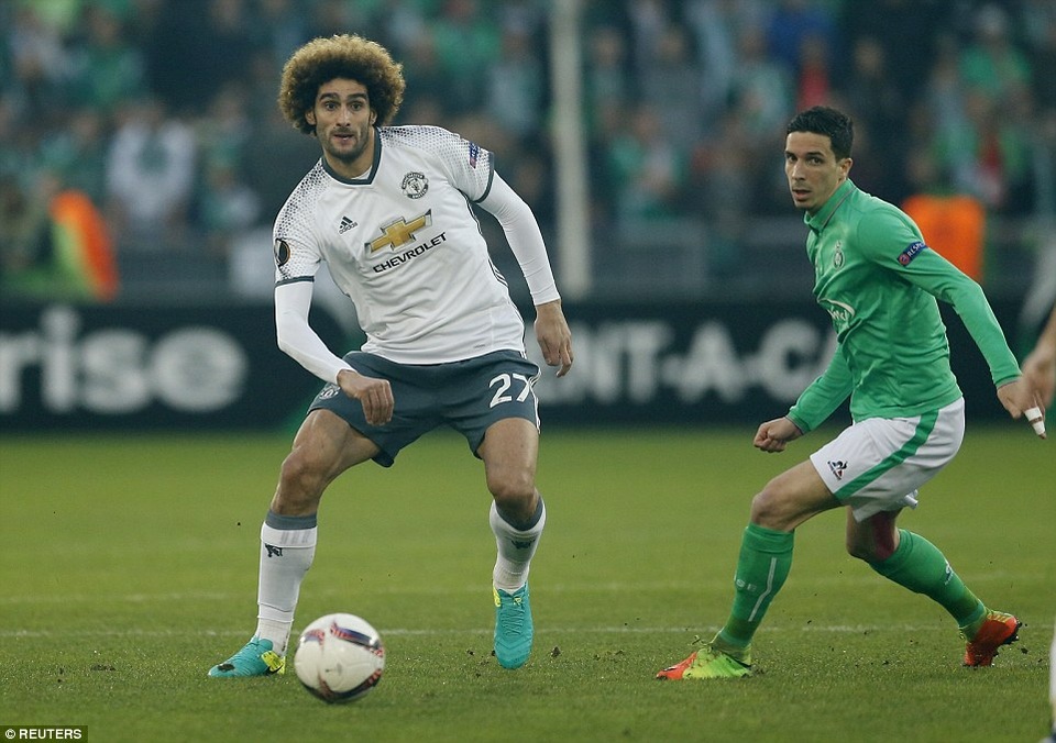 Nhìn lại chiến thắng của MU trên sân của St Etienne - 9
Cuối tuần qua ở FA Cup, Fellaini chơi mờ nhạt, nhưng anh vẫn được Mourinho trọng dụng ở trận đấu này.