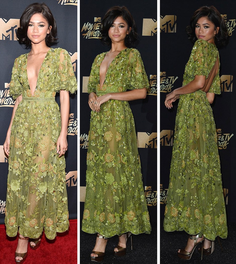 Nghẹt thở với váy áo của mỹ nhân tại lễ trao giải MTV điện ảnh 2017 - 23
Nữ ca sĩ Zendaya rất dịu dàng