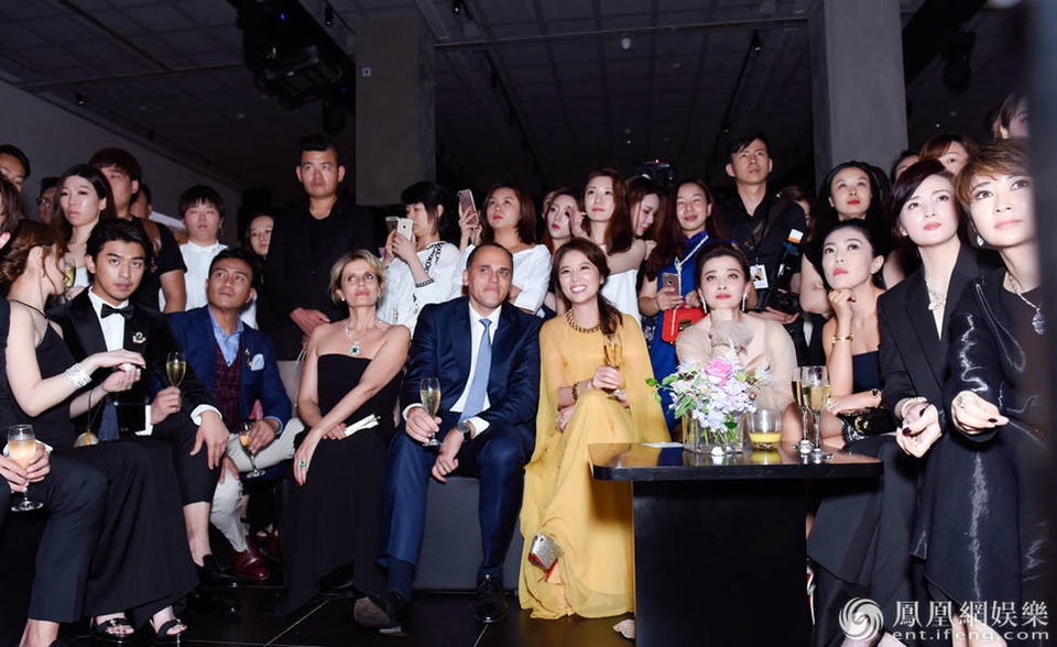 Dàn mỹ nhân Hoa ngữ đọ dáng trong sự kiện thời trang - 13 Dàn mỹ nhân Hoa ngữ đọ dáng trong sự kiện thời trang - 13