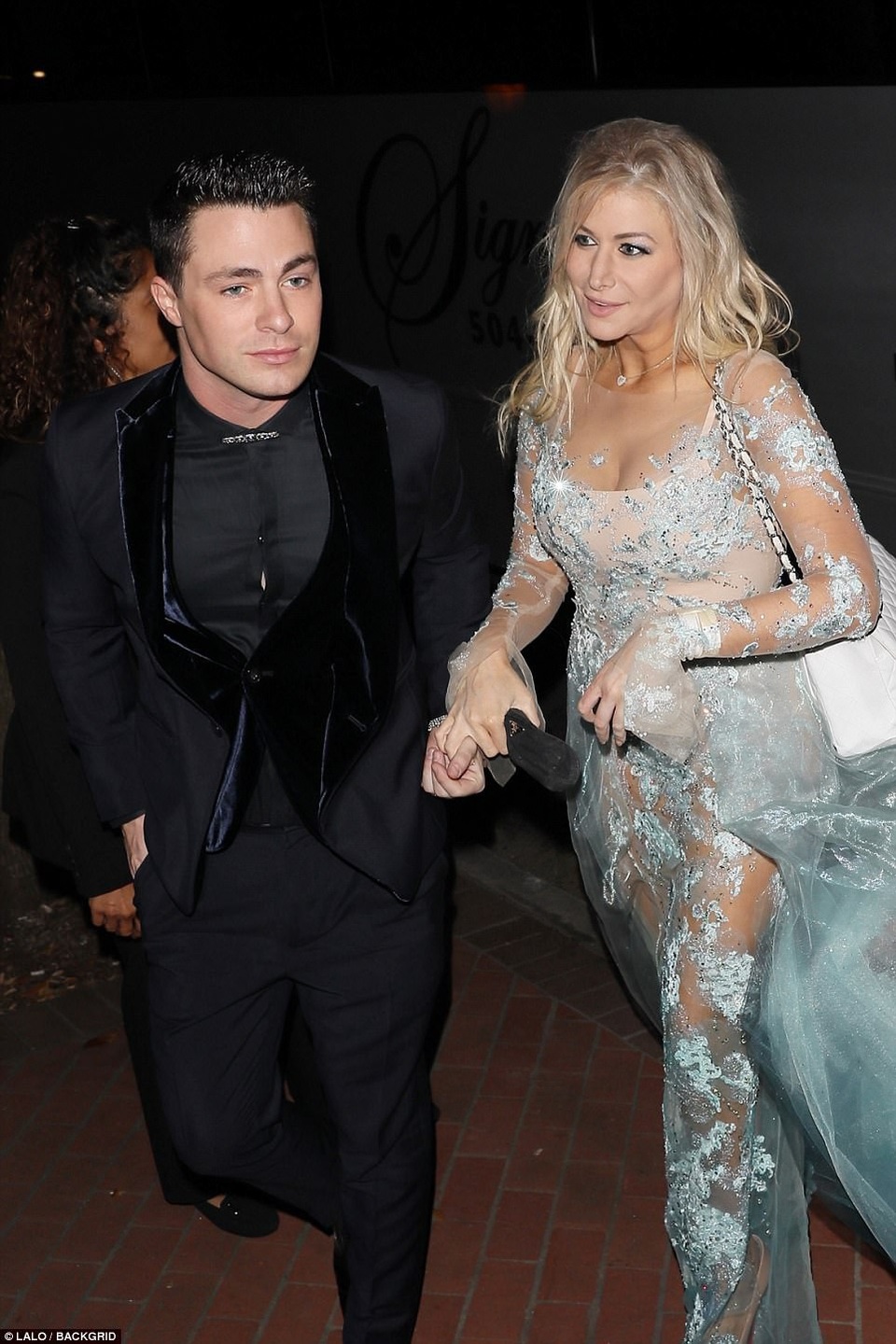 Dàn sao Hollywood tham dự lễ cưới của nữ hoàng quần vợt Serena Williams - 16
Nữ diễn viên Colton Haynes quyến rũ với đầm dạ hội xuyên thấu.