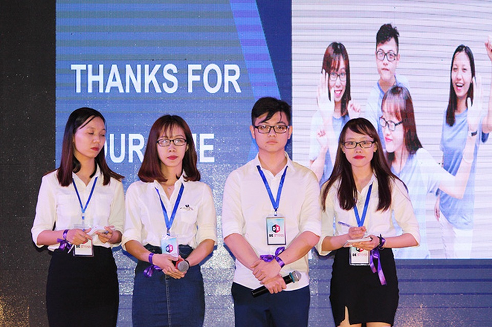 Ý tưởng khởi nghiệp bằng phòng la hét, đập phá của SV Tài chính - 1
Đội SML với đề án khởi nghiệp “dịch vụ giải tỏa stress”.
