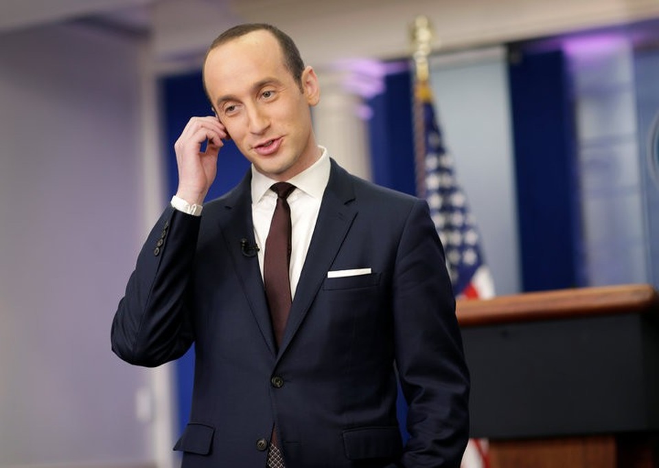 Ai tháp tùng Tổng thống Trump công du châu Á? - 7
Cố vấn cấp cao Stephen Miller (Ảnh: Reuters)