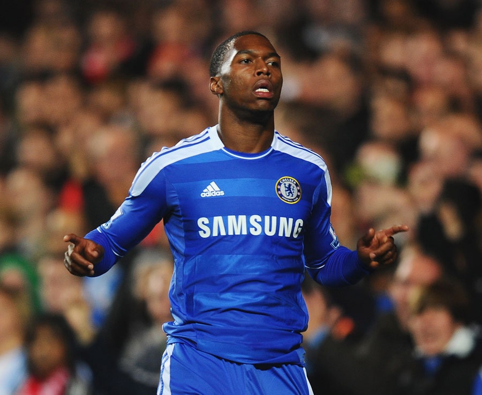 Những cầu thủ tỏa sáng rực rỡ sau khi rời khỏi Chelsea - 6 Chelsea không thể giúp thần đồng nước Anh, Daniel Sturridge vươn tầm. Hệ quả, tới năm 2013, họ buộc phải bán cầu thủ này sang Liverpool. Tại đây, Sturridge đã thi đấu rất tốt, nhất là mùa giải 2013/14, chân sút này đã hợp cùng Luis Suarez trở thành cặp tiền đạo lợi hại bậc nhất ở Premier League. Đáng tiếc, việc dính chấn thương quá nhiều đã khiến cho Sturridge không duy trì được phong độ.