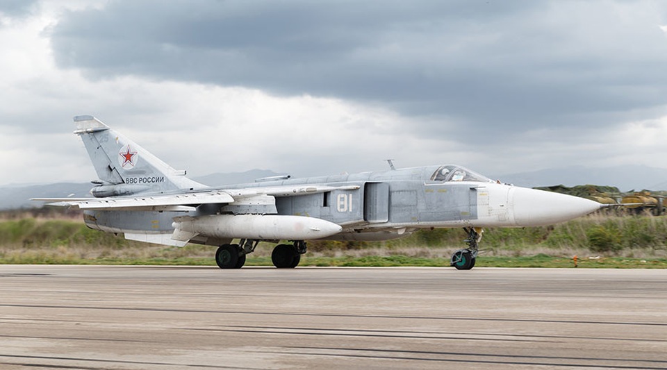 Máy bay chiến đấu Nga rơi tại Syria, toàn bộ phi hành đoàn thiệt mạng - 1 Máy bay Sukhoi Su-24 (Ảnh: Sputnik)