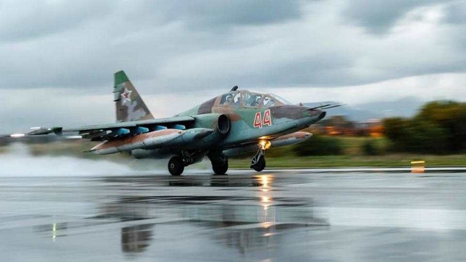Mỹ: Nga bổ sung Su-25 tới Syria dù tuyên bố giảm hiện diện quân sự - 1 Máy bay chiến đấu Su-25 của Nga (Ảnh: Fox)