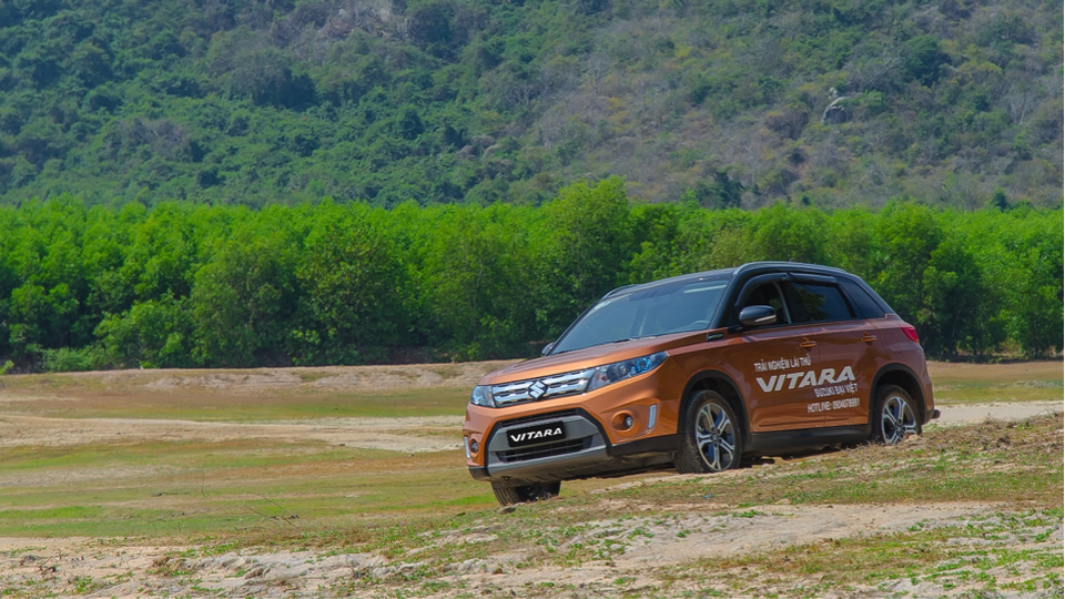 Suzuki Vitara 2016 - Đối thủ nặng ký trong phân khúc SUV đô thị - 7 Động cơ, hộp số và các chi tiết khác phối hợp nhịp nhàng, mang đến cảm giác lái nhẹ nhàng và êm ái thách thức mọi địa hình