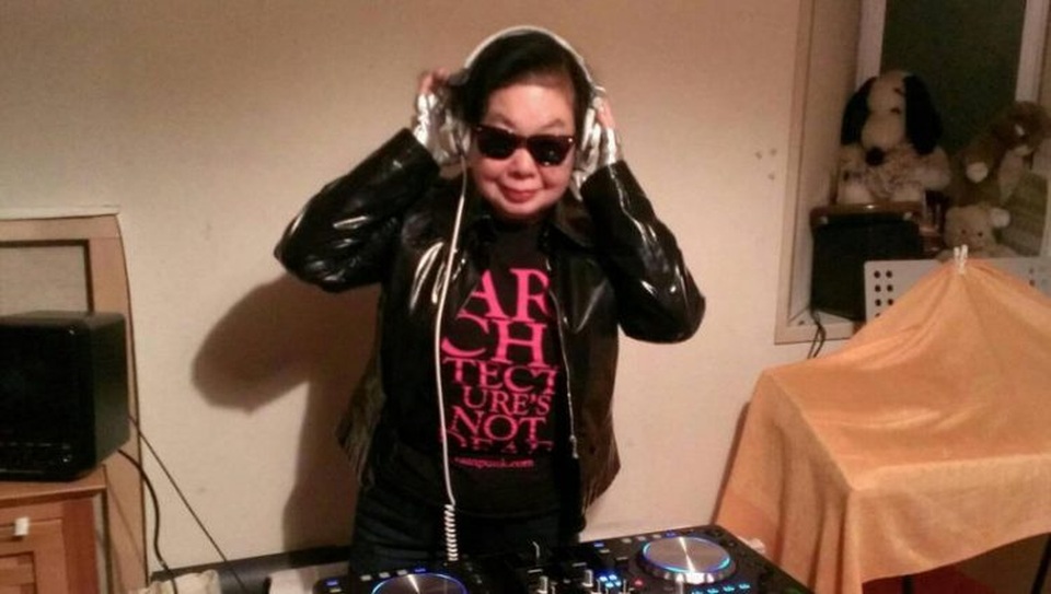 Bà lão 82 ngày làm bánh bao đêm thành DJ thứ thiệt - 3 Bà lão 82 ngày làm bánh bao đêm thành DJ thứ thiệt - 3