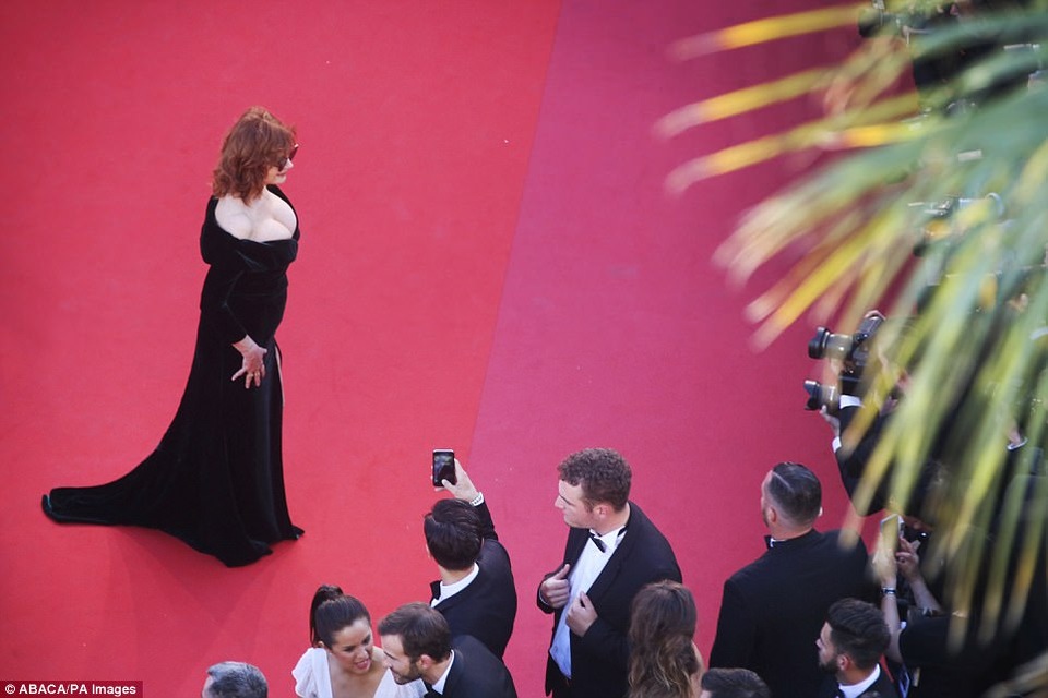 71 tuổi, sao Hollywood vẫn tự tin khoe ngực trên thảm đỏ - 8
Susan Sarandon có 3 đứa con trong đó 1 con gái là diễn viên cũng khá nổi tiếng - Eva Amurri.