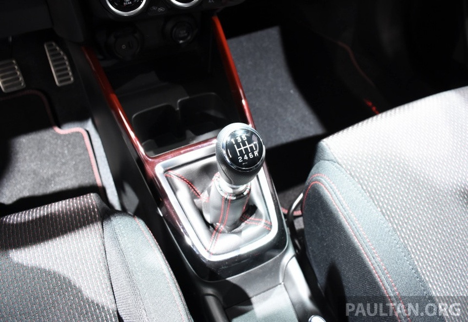 Suzuki Swift Sport thế hệ mới trình làng - 17 Suzuki Swift Sport thế hệ mới trình làng - 17