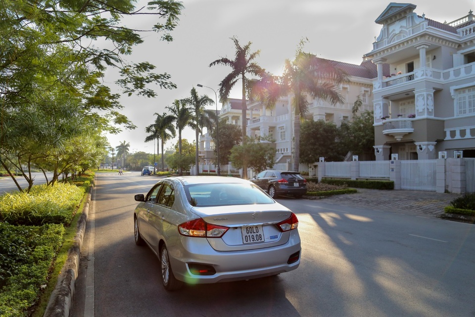 Suzuki Ciaz - Chiếc sedan đô thị đích thực - 5 Suzuki Ciaz - Chiếc sedan đô thị đích thực - 5