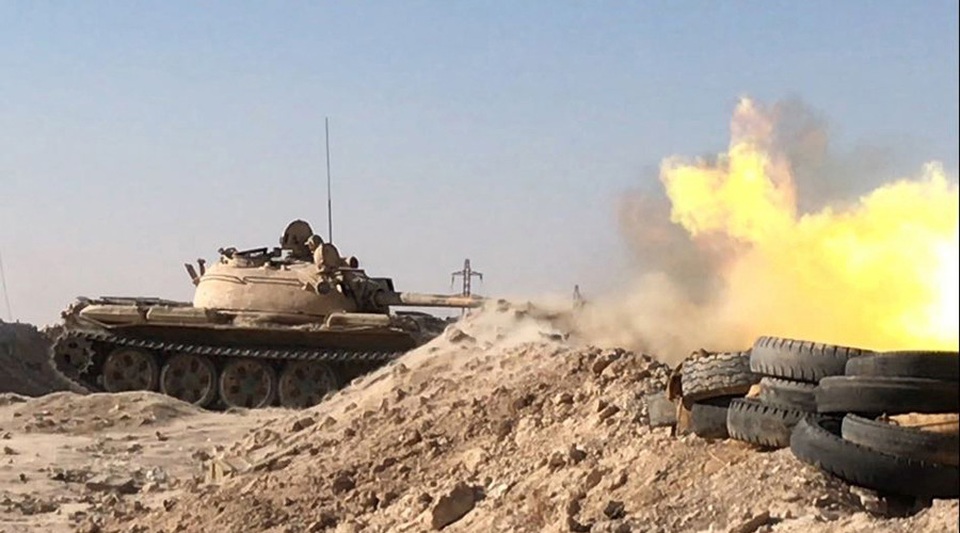 Syria giành lại thành phố chiến lược từ tay phiến quân IS - 1
Xe quân sự của quân đội Syria chiến đấu tại Deir-ez-Zor (Ảnh: Sputnik)