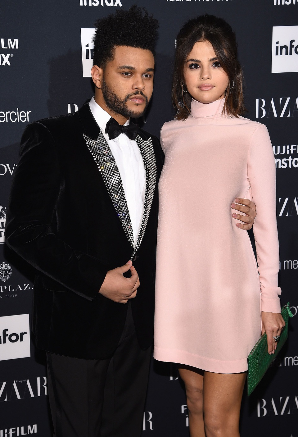 The Weeknd xóa hết ảnh Selena Gomez - 3
The Weeknd và Selena Gomez chia tay nhau hồi tháng 10 vừa qua sau gần 1 năm hẹn hò