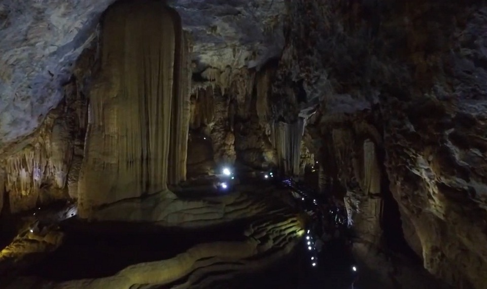 Vẻ đẹp choáng ngợp của “Hoàng cung trong lòng đất” qua góc quay flycam - 5 Những khối thạch nhũ tuyệt đẹp trong Động Thiên Đường