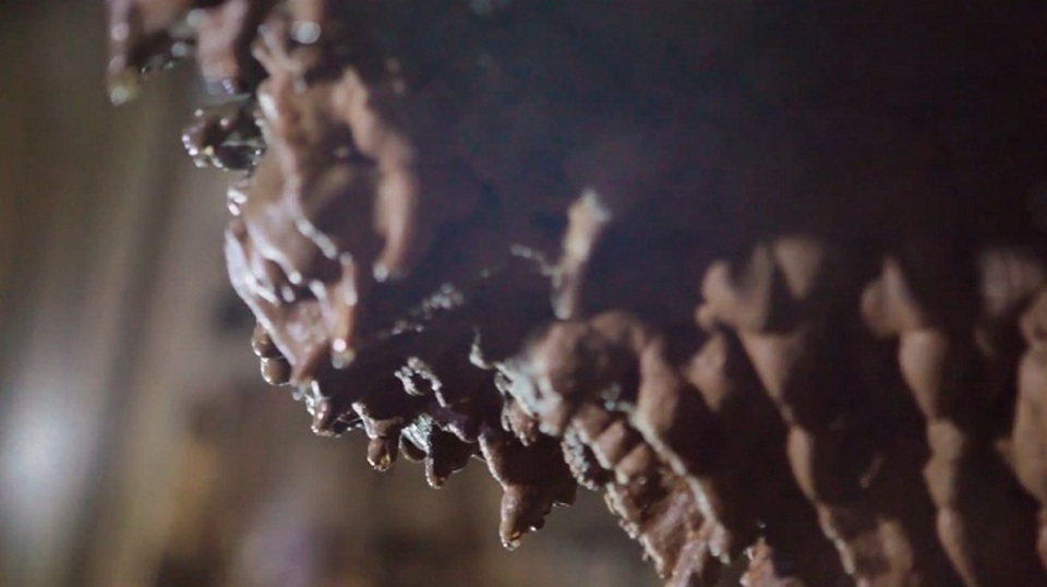 Vẻ đẹp choáng ngợp của “Hoàng cung trong lòng đất” qua góc quay flycam - 6 Vẻ đẹp choáng ngợp của “Hoàng cung trong lòng đất” qua góc quay flycam - 6