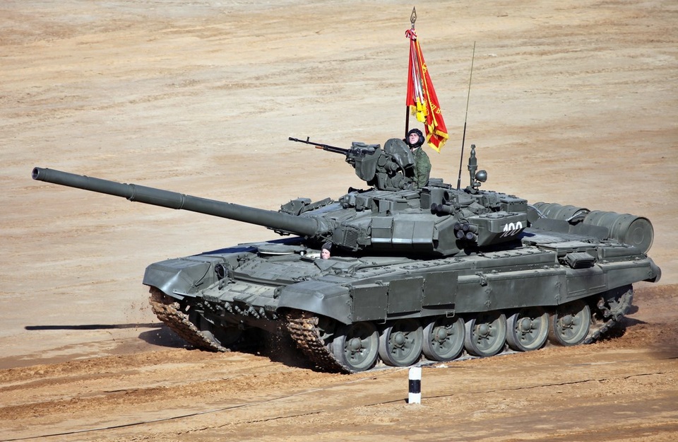 Chiêm ngưỡng dàn xe tăng huyền thoại của Nga - 5
Xe tăng T-90A bắt đầu được sản xuất vào năm 1992 với súng nòng trơn loại 2A46M 125 mm. Nga hiện có 350 xe tăng T-90A trong biên chế và khoảng 200 xe dự bị. (Ảnh: Shutterstock)